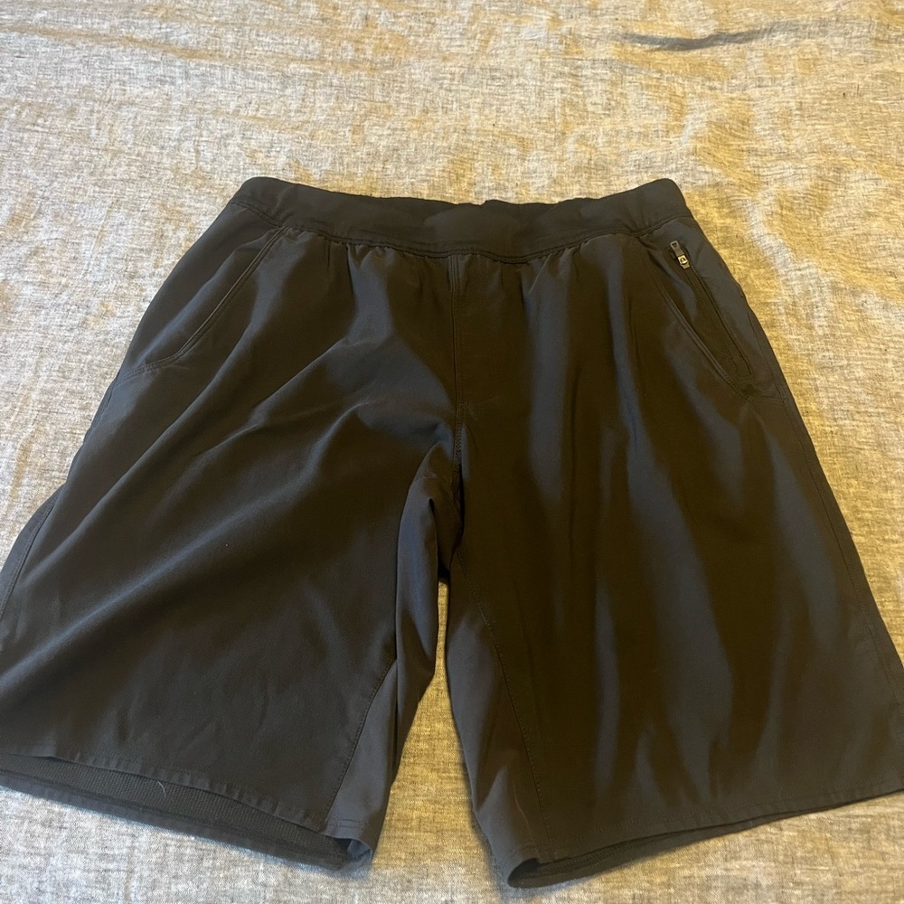 EUC men’s black north face shorts. Large